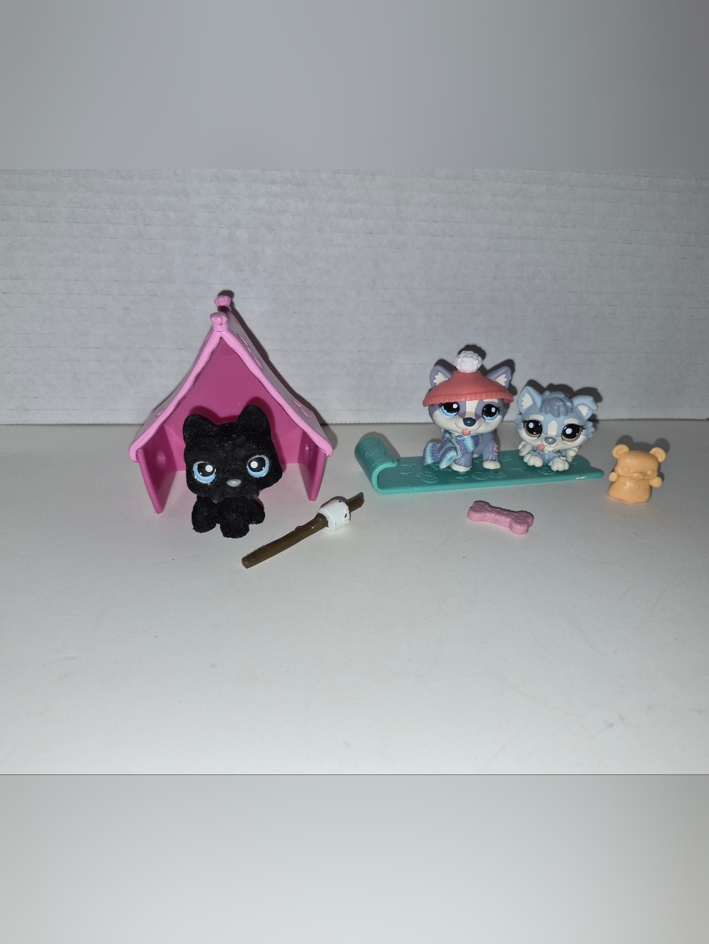Littlest Pet Shop Dog Lot Husky And Baby Husky Set With Flocked Scottish Terrier